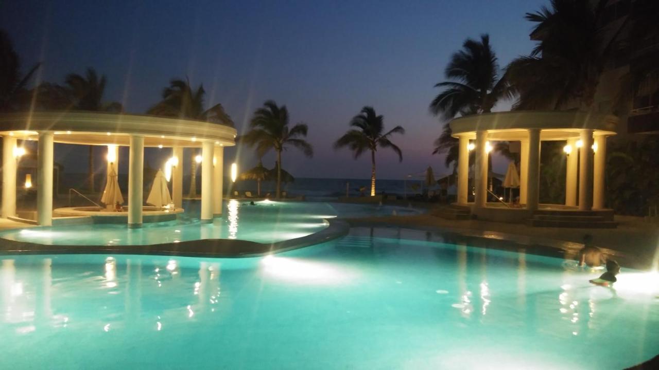 דירות מזטלן A Pie De Playa Con Alberca Jacuzzi Vista Al Mar מראה חיצוני תמונה